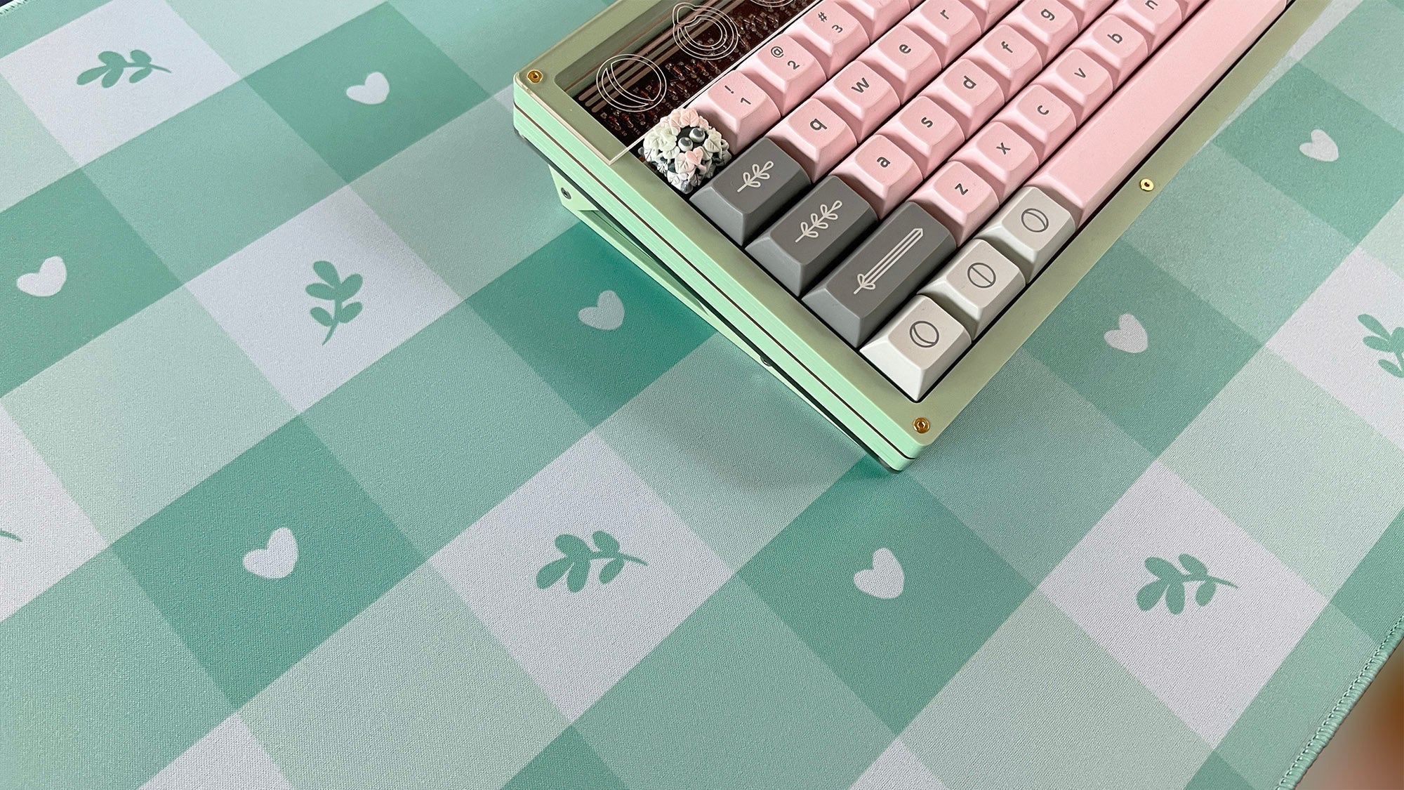 Pastel Picnic 'Leaf' Deskmats by Mintlodica® ❀ Bring joy to your